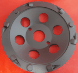 Zeige Details für PKD Diamantschleifteller D125/22,2mm mit 6 PKD-1/4 Segmente und 3 Hartmetallrundsegmente Bild von PKD Diamantschleifteller D125/22,2mm mit 6 PKD-1/4 Segmente und 3 Hartmetallrundsegmente